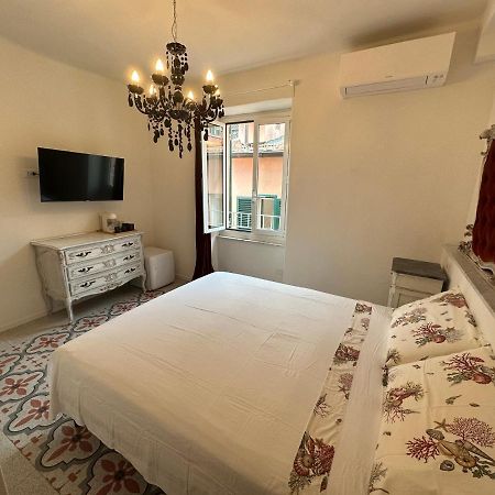 Elegante Stanza Rossa Mottino23 Bed & Breakfast Lerici Dış mekan fotoğraf