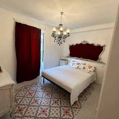 Elegante Stanza Rossa Mottino23 Bed & Breakfast Lerici Dış mekan fotoğraf